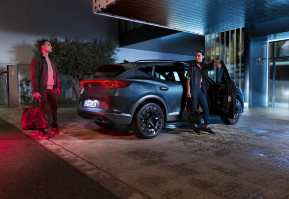 Vehículos matriculados de exposición o de uso interno por parte del Servicio Autorizado